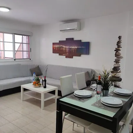 Cristianos - Heated Swimming Pool Air-conditioned Apartment Los Cristianos (Tenerife)